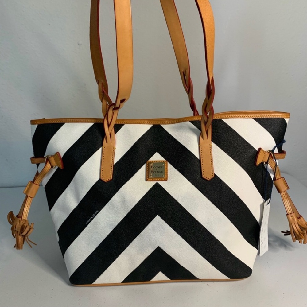 Dooney& Bourke Bailey Bag
